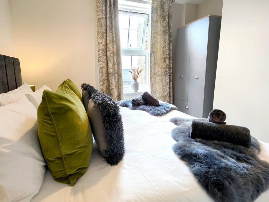 Carvetii - Anne House Room 2 - Dbl Bed First Floor En-Suite 칼라일 외부 사진